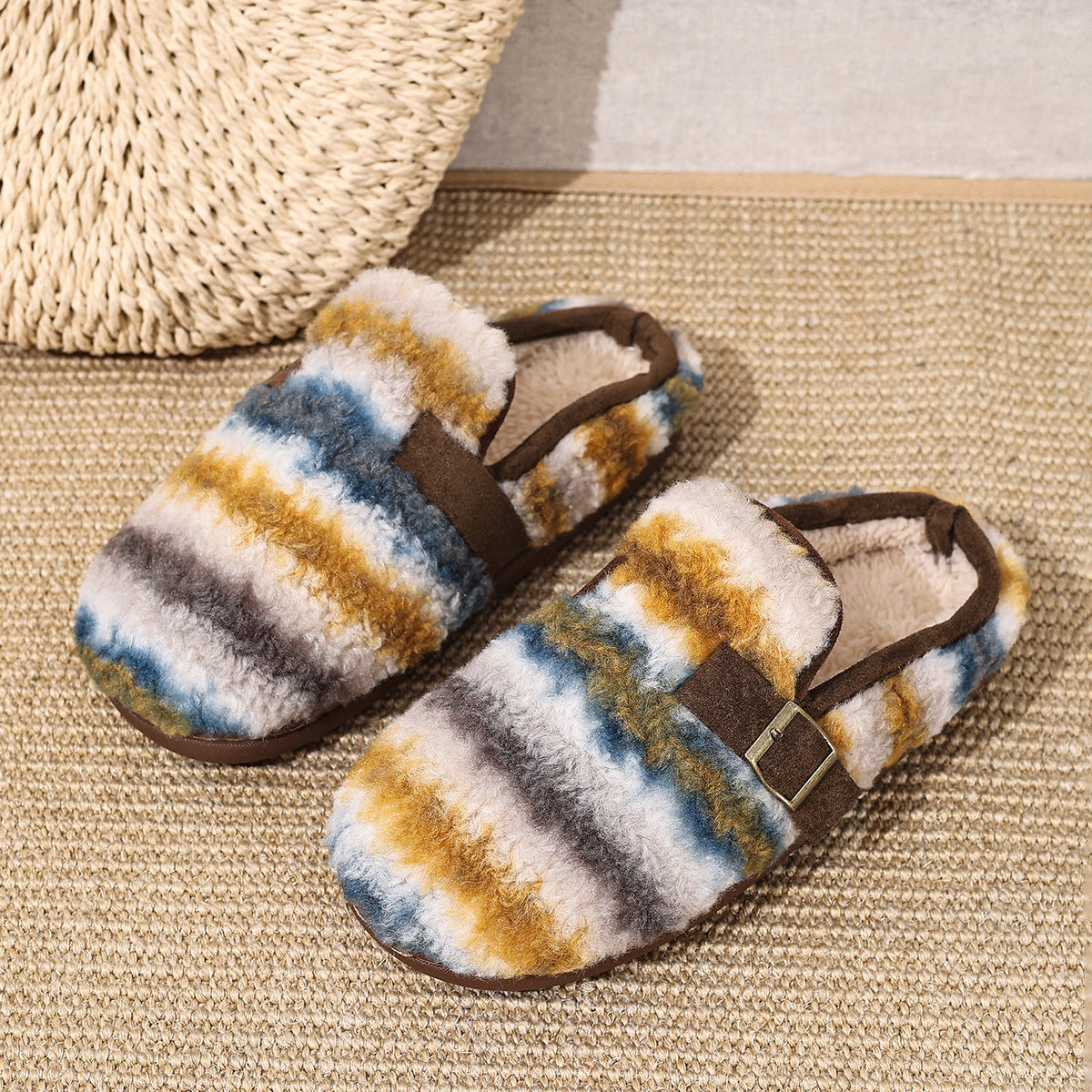 Chaussons d'intérieur chauds pour femmes avec motif à carreaux et semelle confortable Chic und Stil