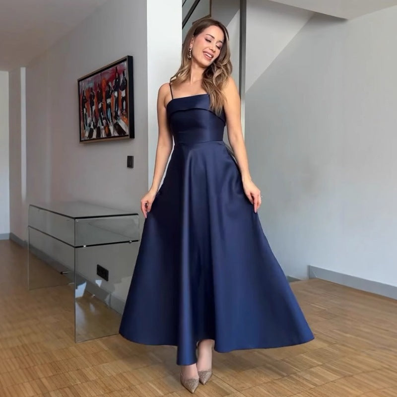 Robe de soirée élégante pour femme avec un design sans épaules et une jupe volumineuse Chic und Stil