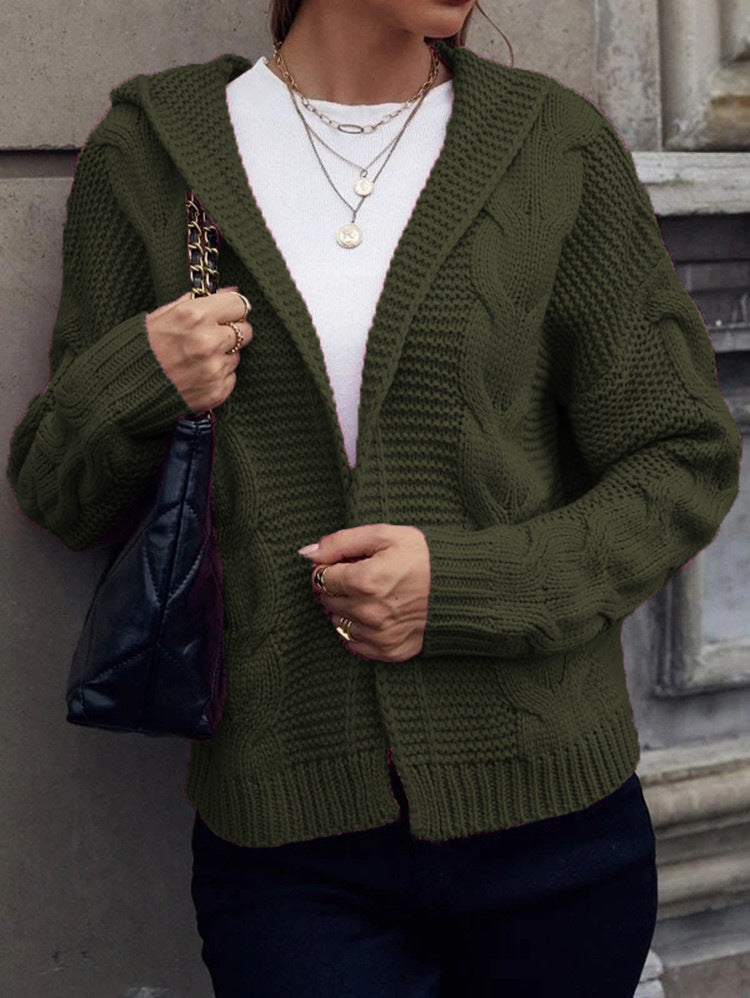 Veste en grosse maille pour femmes avec capuche et motif en relief Chic und Stil