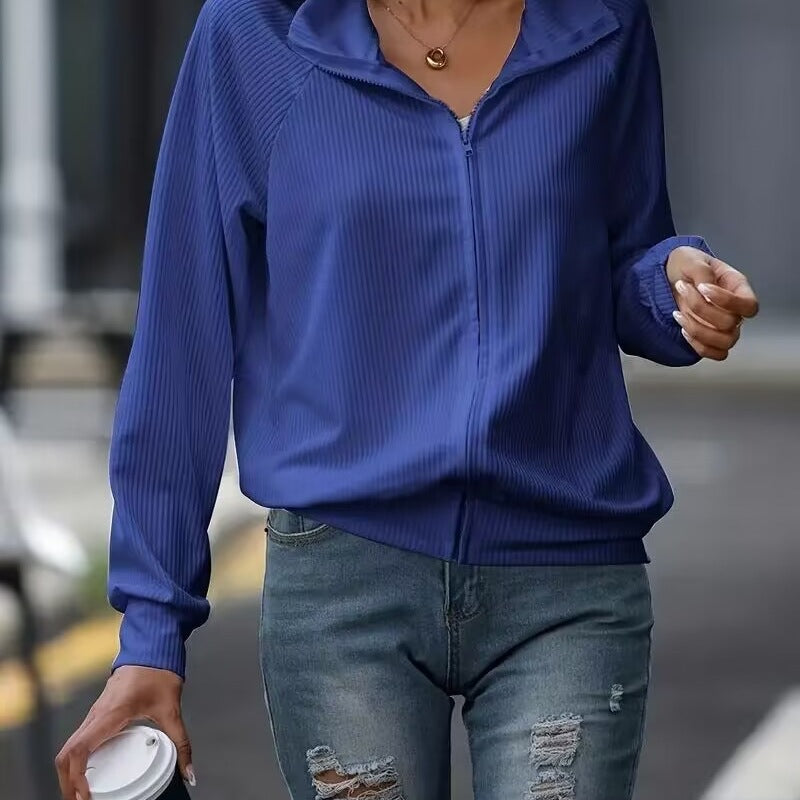 Veste zippée sportive pour femmes avec structure en côtes et élégant col montant Chic und Stil