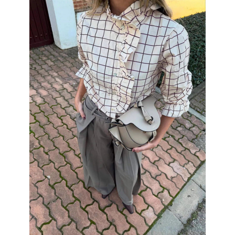 Blouse à carreaux pour femmes avec détails volantés et fermeture à boutons Chic und Stil