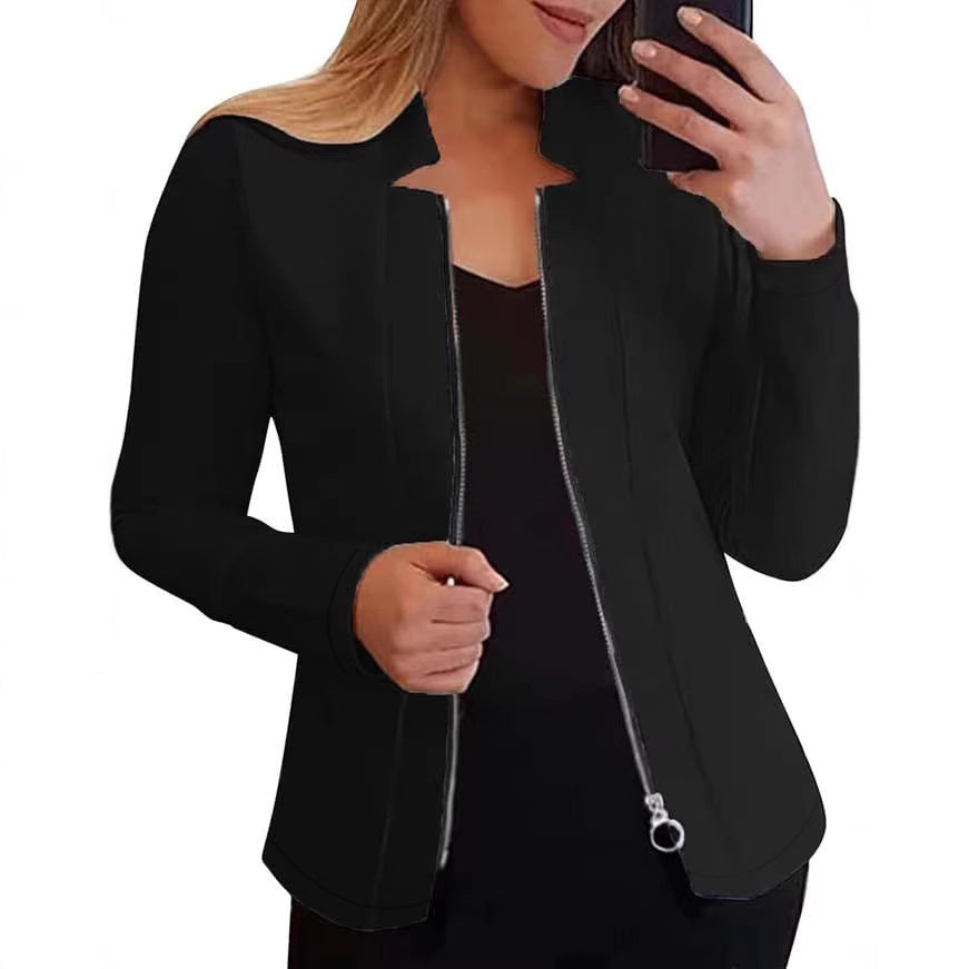 Veste de biker pour femmes avec coupe innovante et détails de fermeture éclair pratiques Chic und Stil