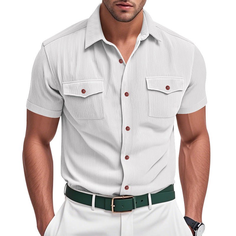 Chemise à manches courtes rayée pour hommes avec deux poches poitrine pratiques Chic und Stil