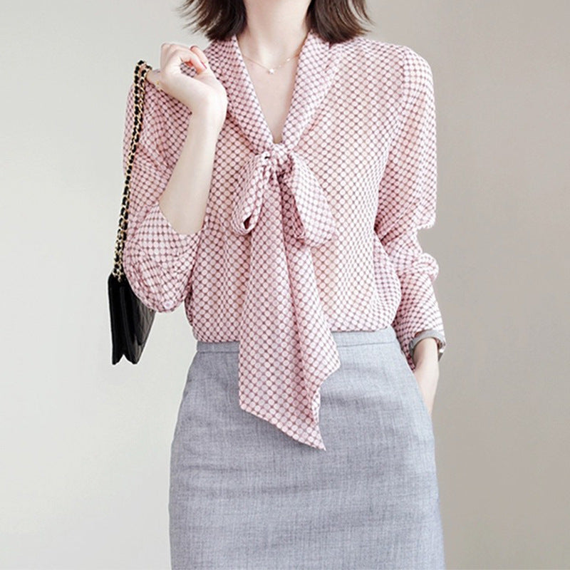 Blouse à col noué à pois pour femmes Chic und Stil