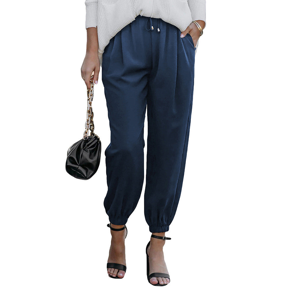 Pantalon chino sportif pour femmes avec taille élastique et poches latérales Chic und Stil