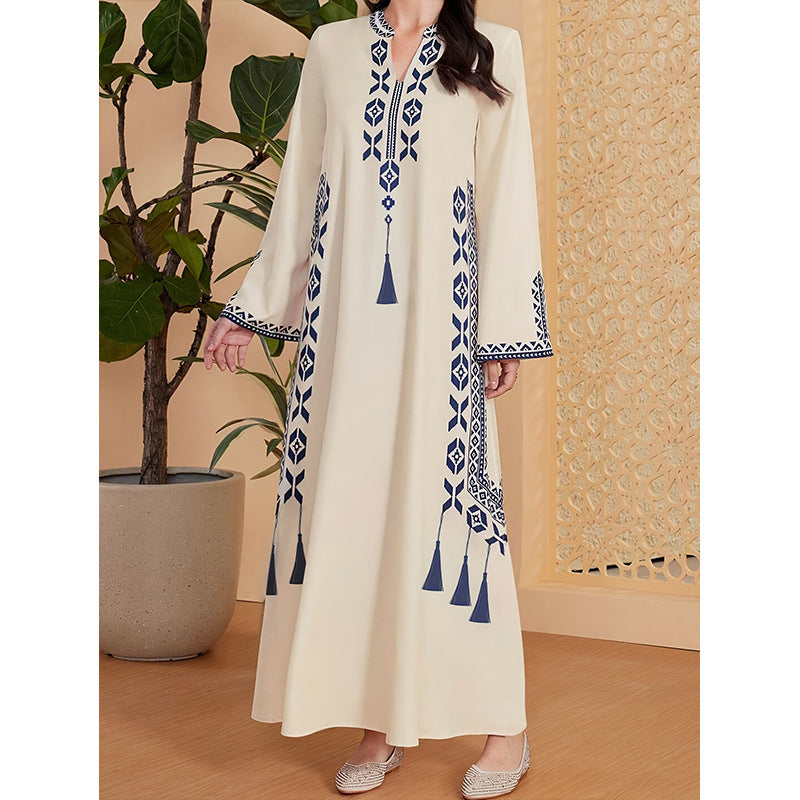 Robe caftan pour femmes avec un design brodé artistique et un élégant décolleté en V Chic und Stil