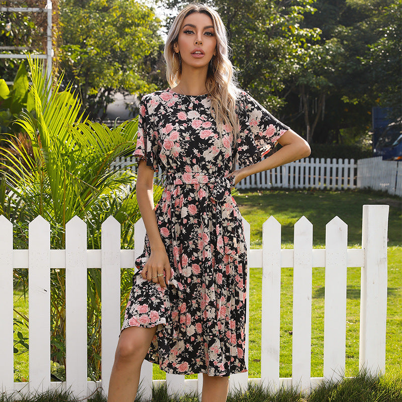 Robe midi portefeuille florale pour femmes avec manches cloche Chic und Stil