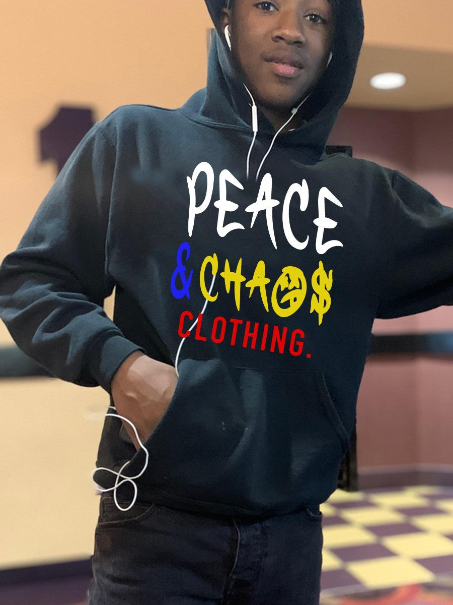 Pull à capuche pour hommes avec une inscription accrocheuse et des poches pratiques Chic und Stil