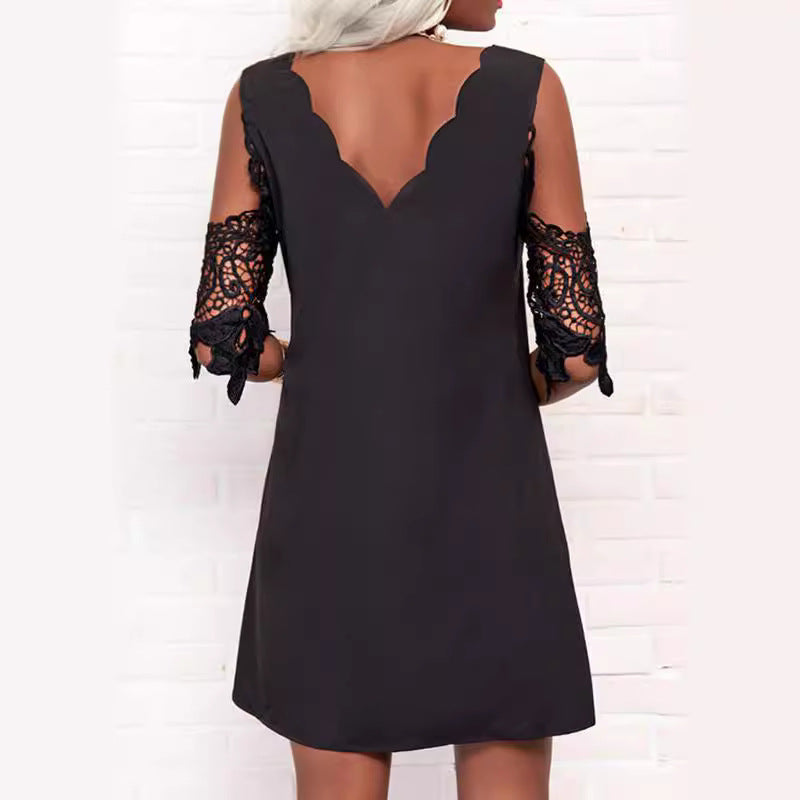 Chic and stylish ladies' short sleeve blouse with lace hem