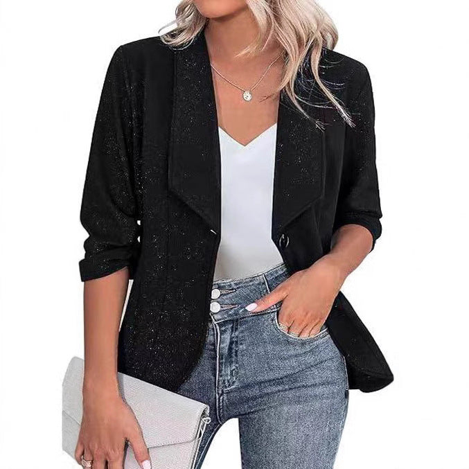Veste blazer scintillante pour femmes avec une silhouette féminine et un élégant revers Chic und Stil