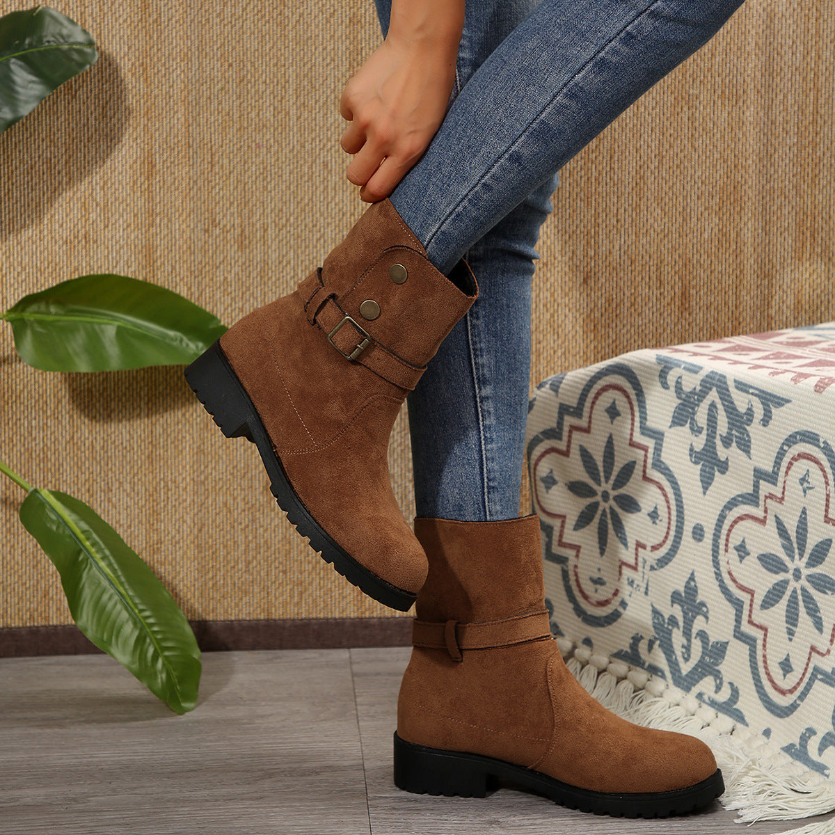 Bottes à la mode pour femmes avec des boucles stylées et un design tendance Chic und Stil