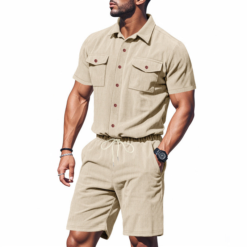 Costume de loisirs élégant pour hommes avec des détails structurés et des poches poitrine pratiques Chic und Stil