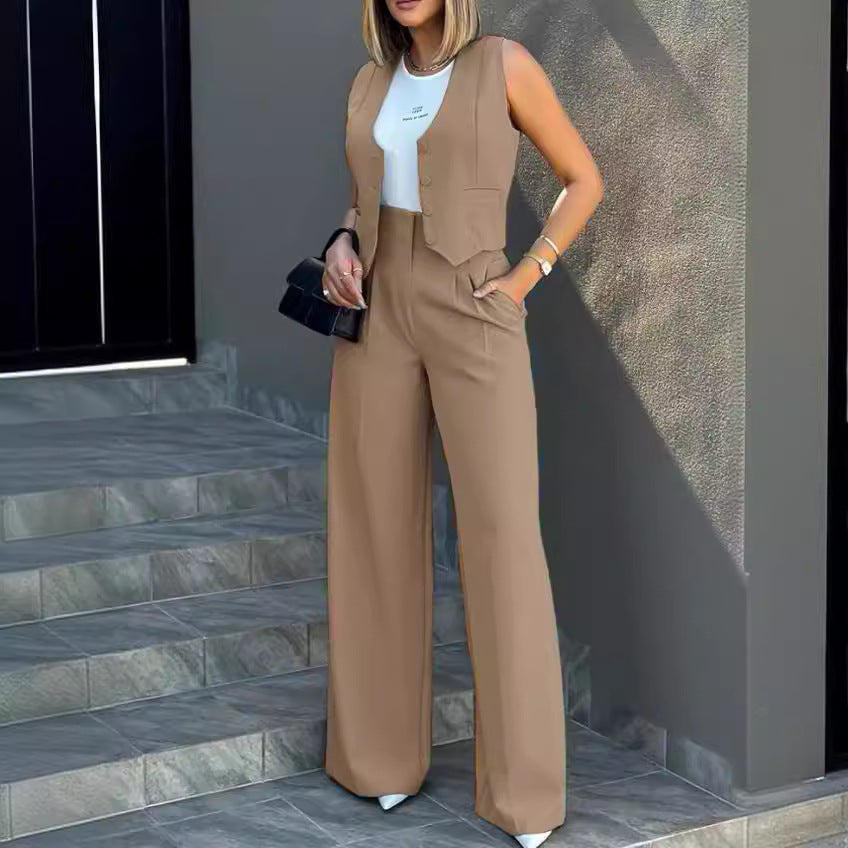 Elegant women's jacket with wide pants and sleeveless blazer Chic und Stil