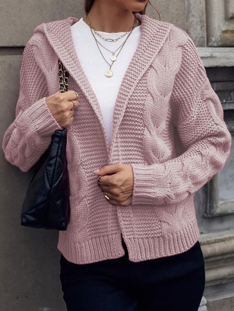 Veste en grosse maille pour femmes avec capuche et motif en relief Chic und Stil