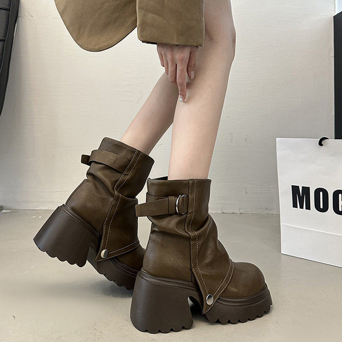 Bottes chunky tendance pour femmes avec sangle décorative et semelle stable Chic und Stil