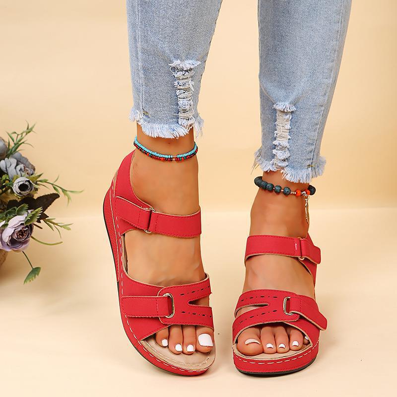 Sandales à brides confortables pour femmes avec boucles réglables et semelle ergonomique Chic und Stil