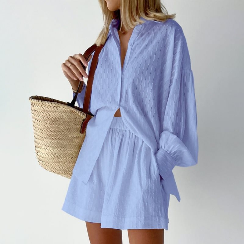 Chemise décontractée oversize pour femmes avec structure et shorts courts Chic und Stil