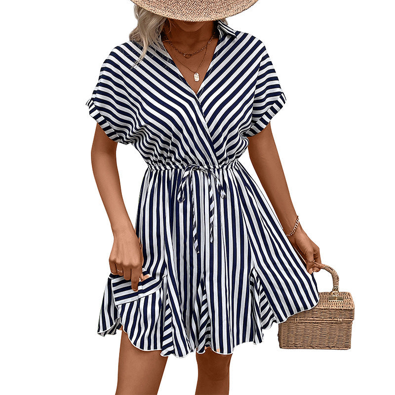 Robe portefeuille rayée pour femmes avec cinch à la taille ajustable Chic und Stil