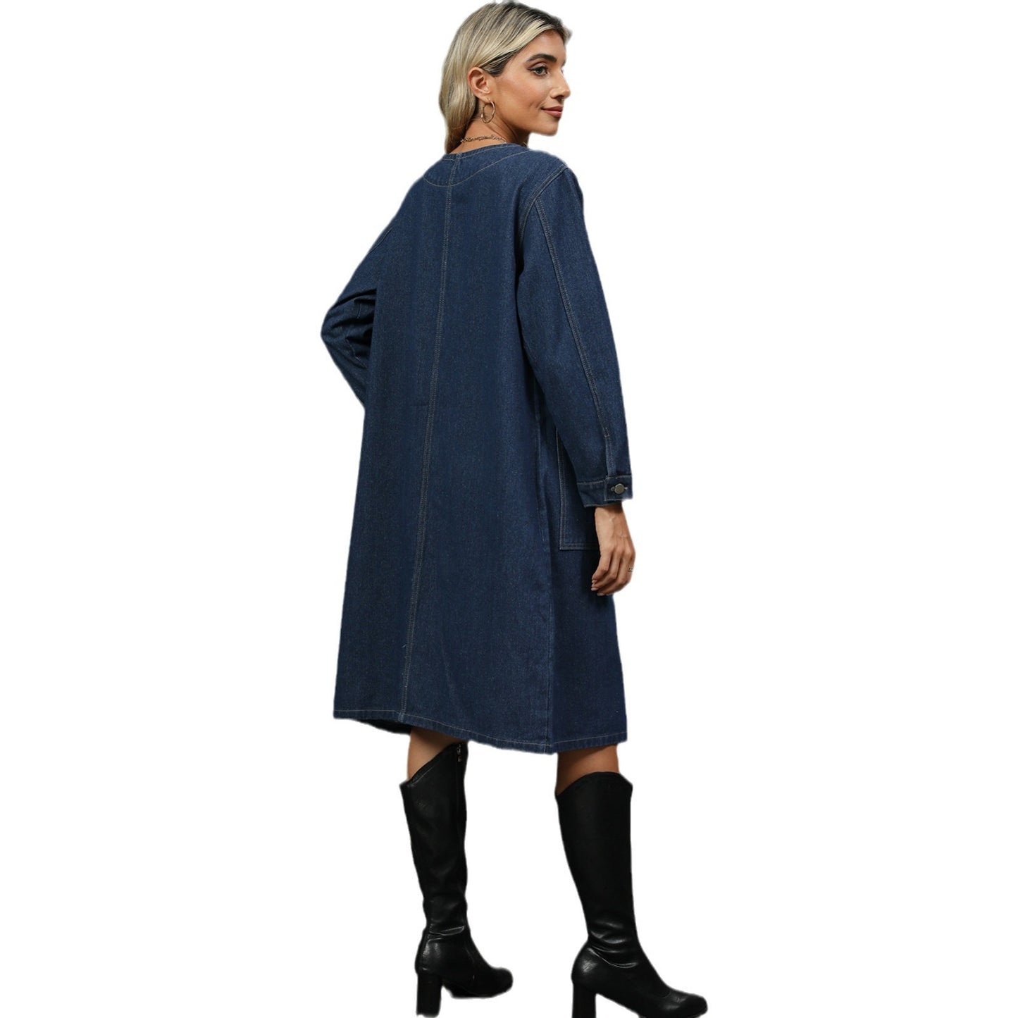 Women's denim shirt dress with practical button closure and patch pockets Chic und Stil