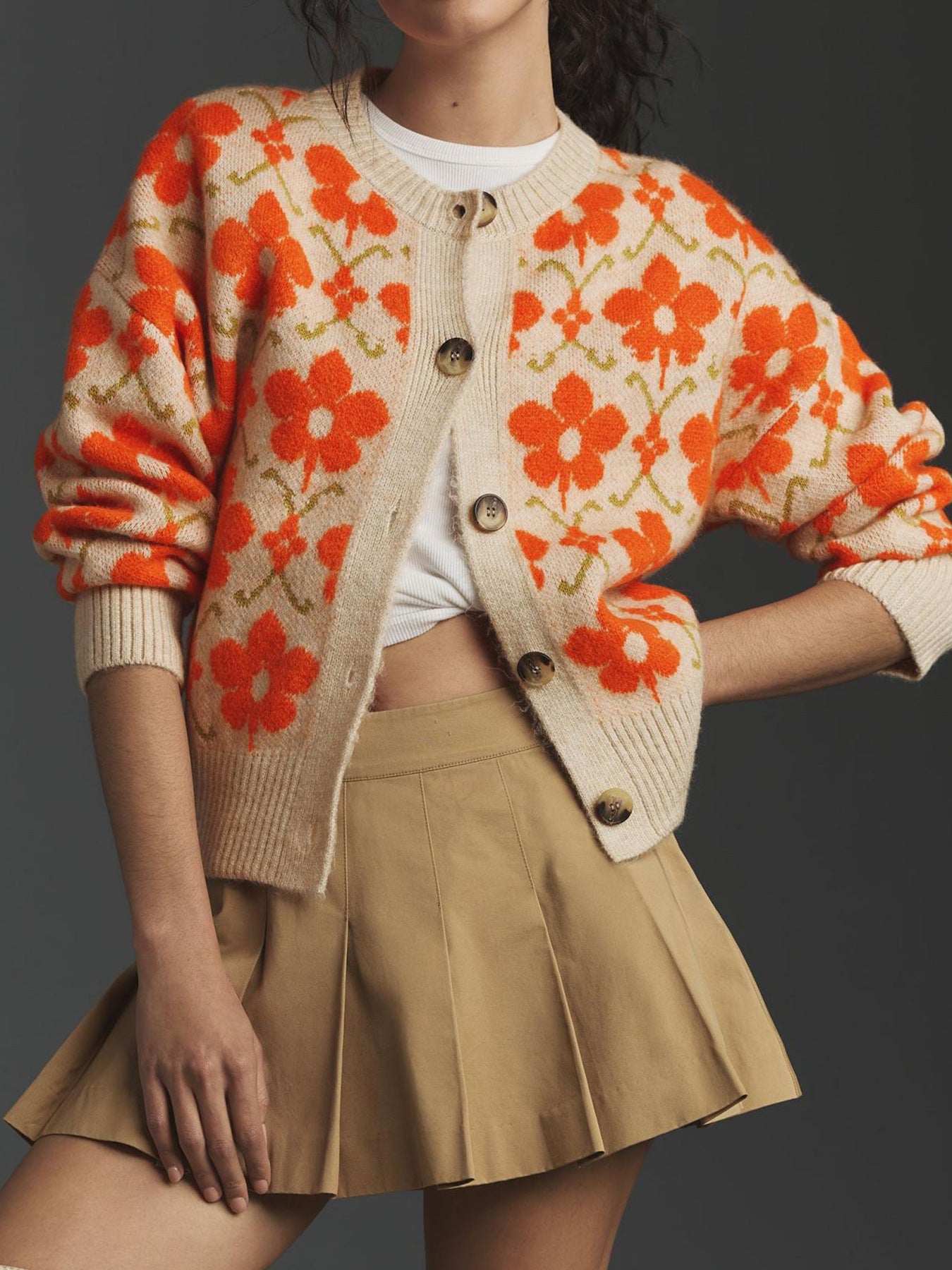 Veste en tricot florale pour femmes avec boutons et coupe agréable Chic und Stil