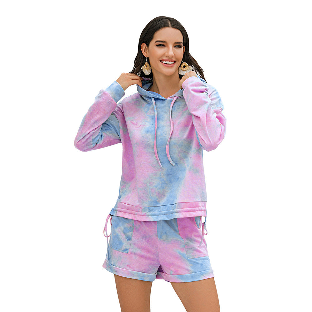 Ensemble décontracté pour femmes avec sweat à capuche et shorts Chic und Stil