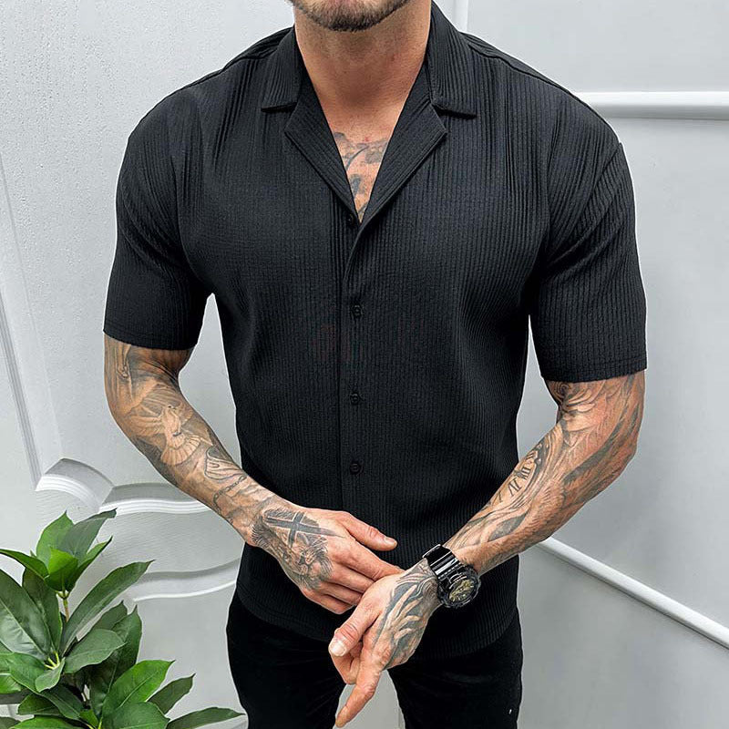 Chemise à manches courtes structurée pour hommes avec patte de boutonnage Chic und Stil