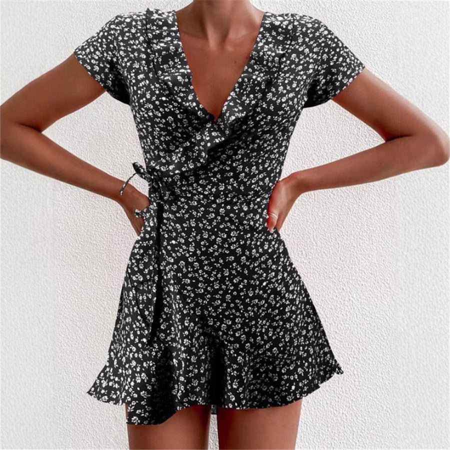 Robe d'été ludique pour femmes avec des détails en volants et des motifs floraux Chic und Stil