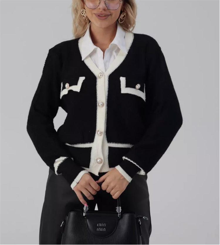 Dames Élégant cardigan en tricot avec des boutons en perles et des détails contrastés Chic und Stil