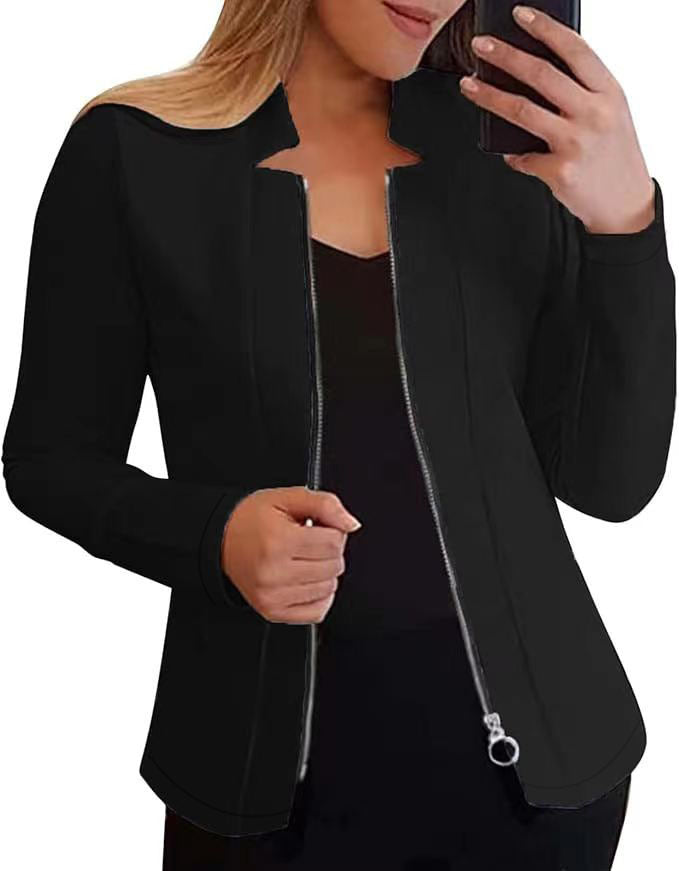 Veste de biker pour femmes avec coupe innovante et détails de fermeture éclair pratiques Chic und Stil
