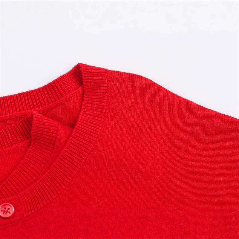 Pull-over enveloppant pour femmes avec détail de bouton et coupe moderne Chic und Stil