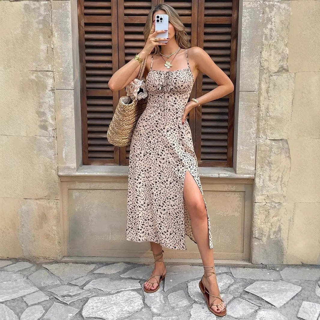 Robe maxi pour femmes avec une coupe slim, un motif floral et une fente latérale Chic und Stil