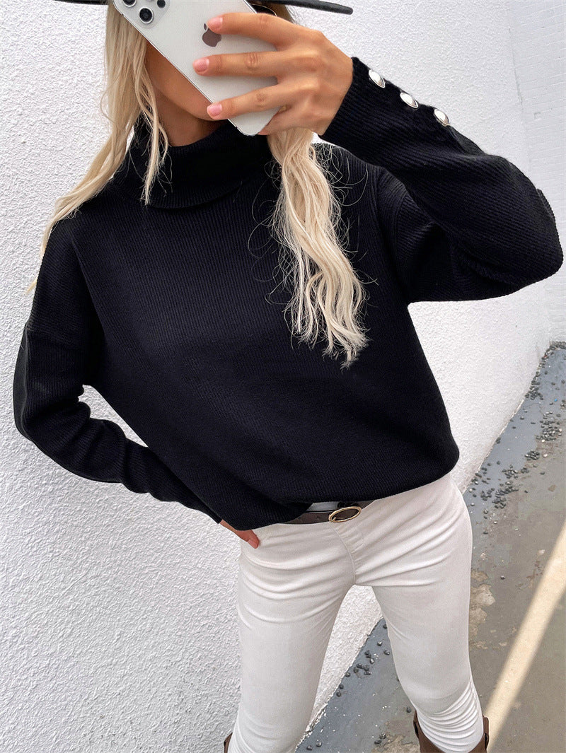 Pull à col roulé pour femmes avec design rayé et boutons décoratifs Chic und Stil