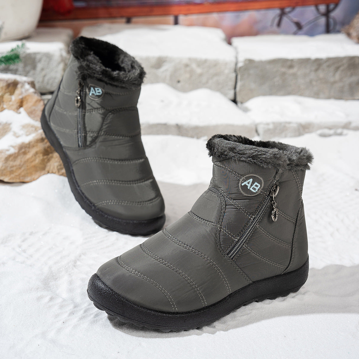 Bottes d'hiver pour femmes avec zip pratique et doublure intérieure douillette Chic und Stil