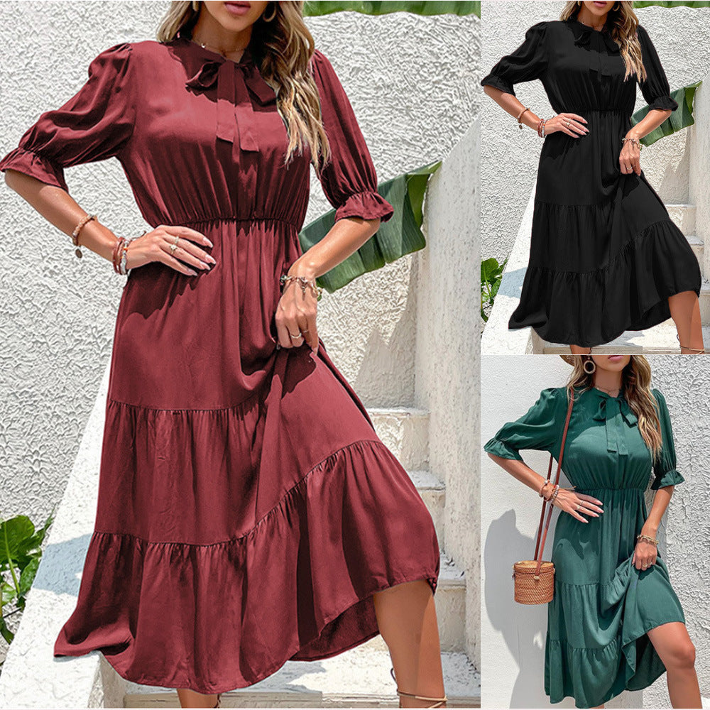 Robe maxi pour femmes avec un col montant élégant et un ourlet à volants volumineux Chic und Stil