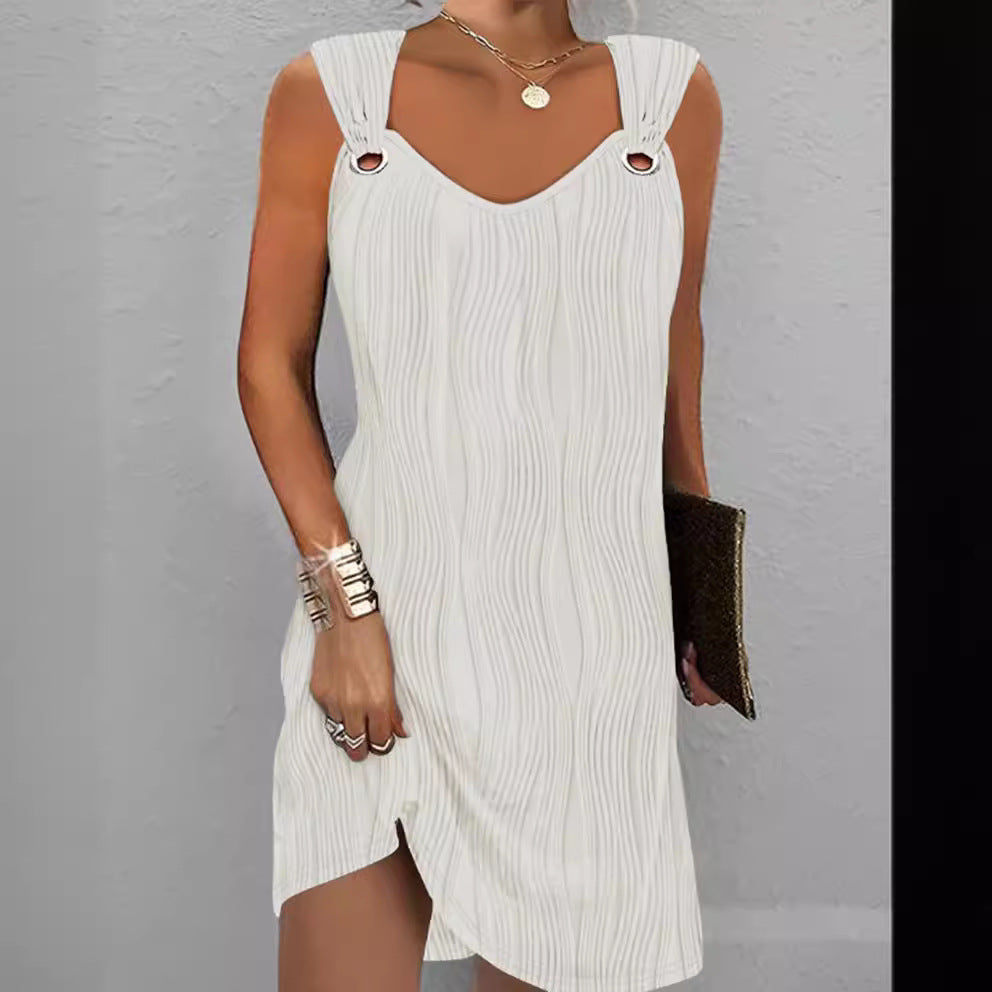 Robe portefeuille d'été pour femmes avec des détails élégants sur les bretelles et une fente latérale Chic und Stil