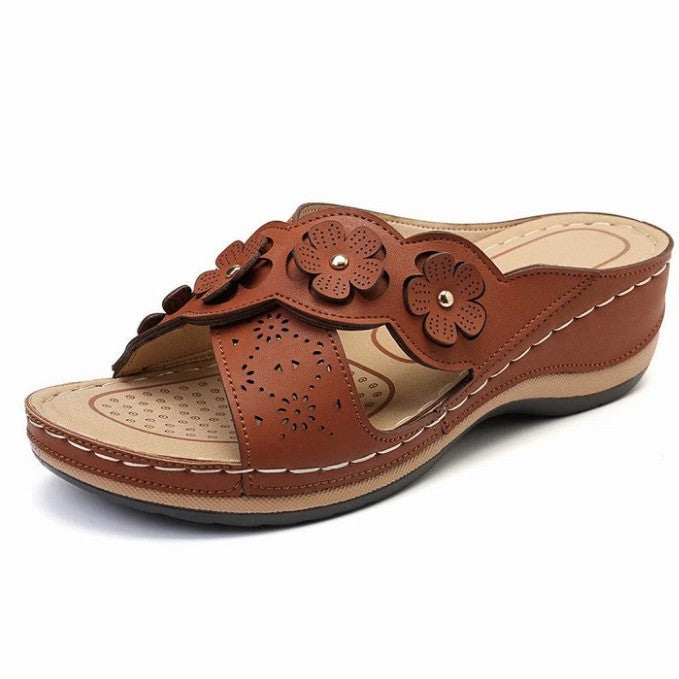 Chaussures pour femmes avec décoration florale Sandales confort à enfiler Chic und Stil