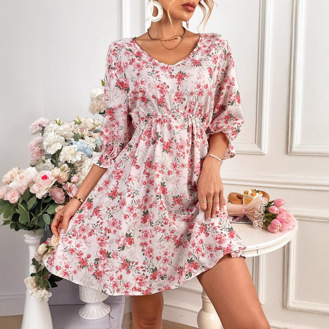 Robe d'été pour femmes avec design floral et taille élastique Chic und Stil