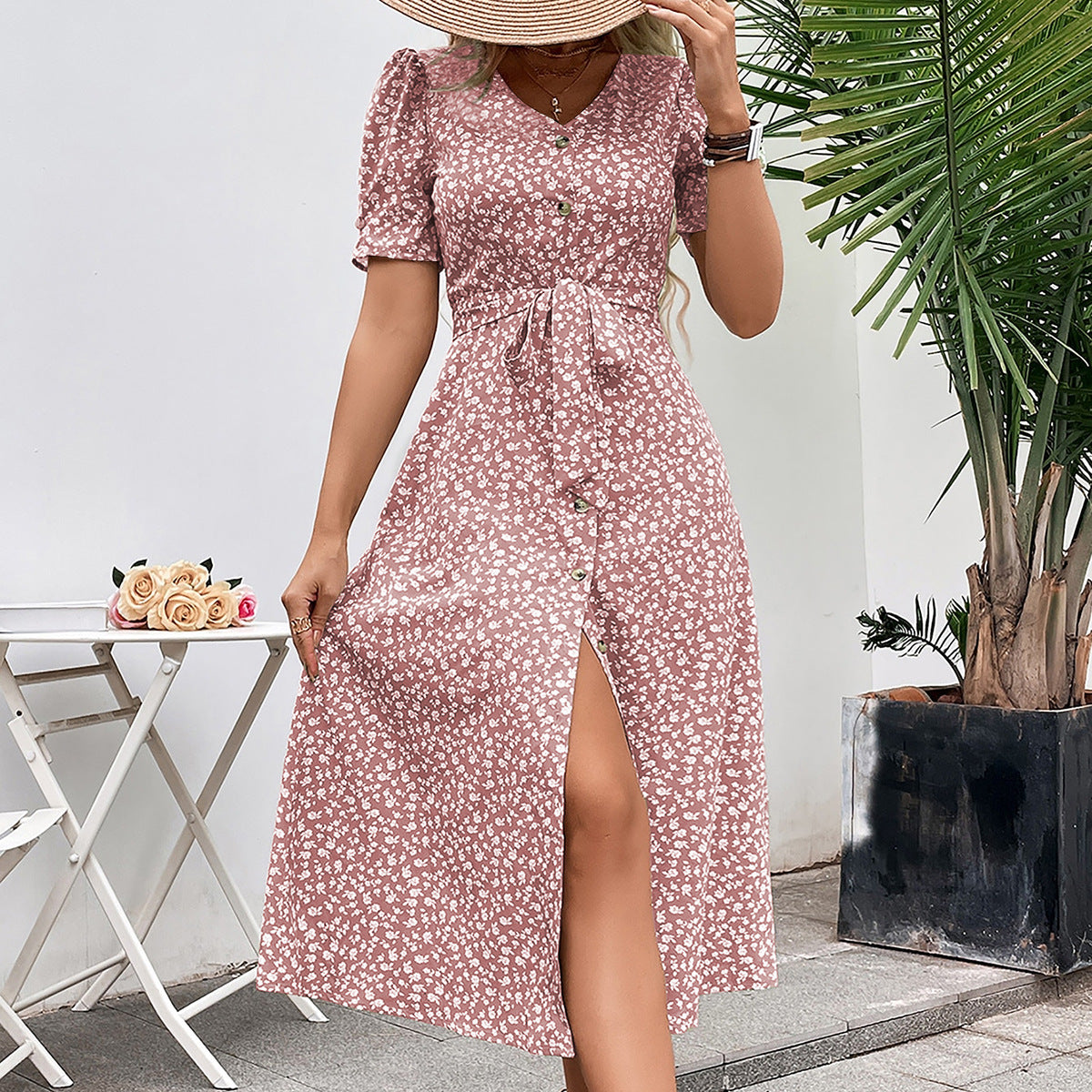 Robe maxi pour femmes avec imprimé floral et ceinture réglable à la taille Chic und Stil