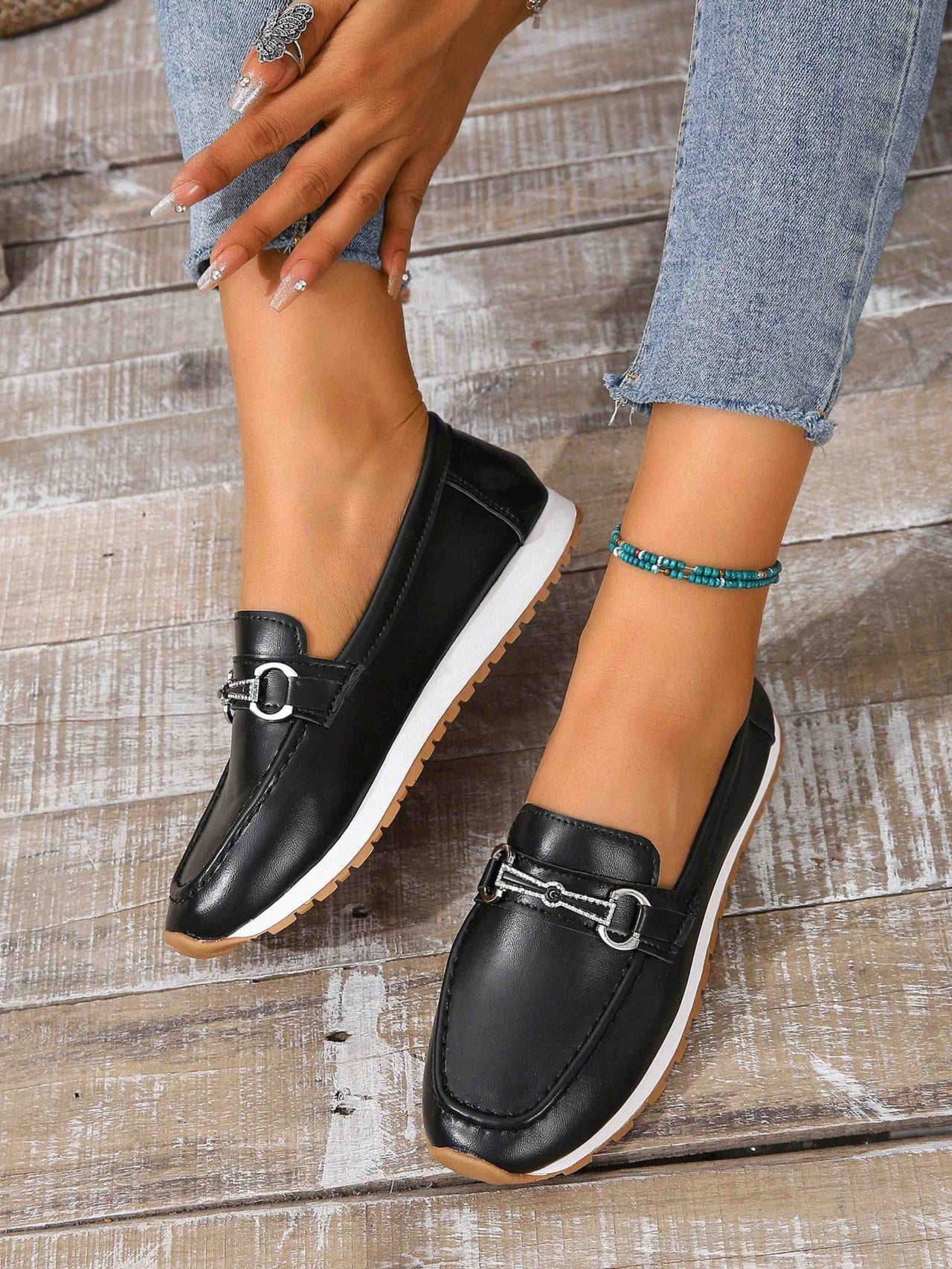 Mocassins élégants pour dames avec détail de boucle à la mode Chic und Stil