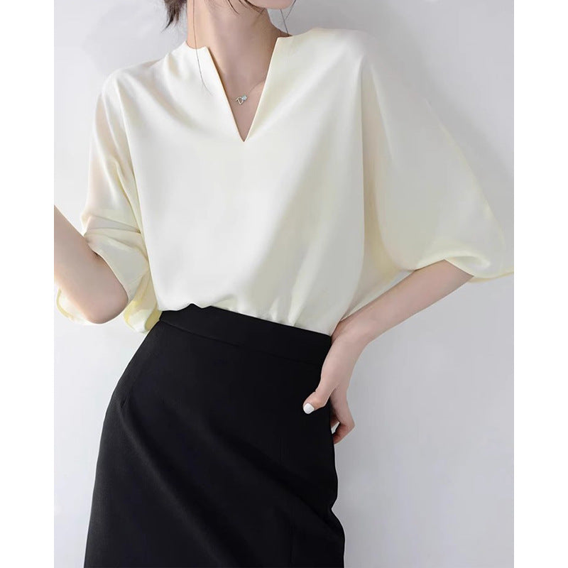 Blouse en soie pour femme à col en V avec des manches fluides Chic und Stil