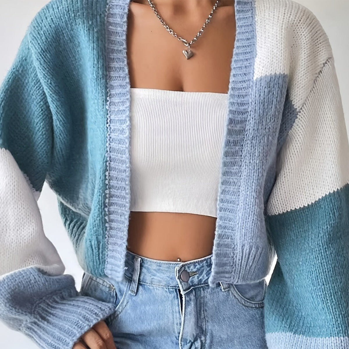 Cardigan décontracté pour femmes dans un design moderne à blocs de couleurs Chic und Stil