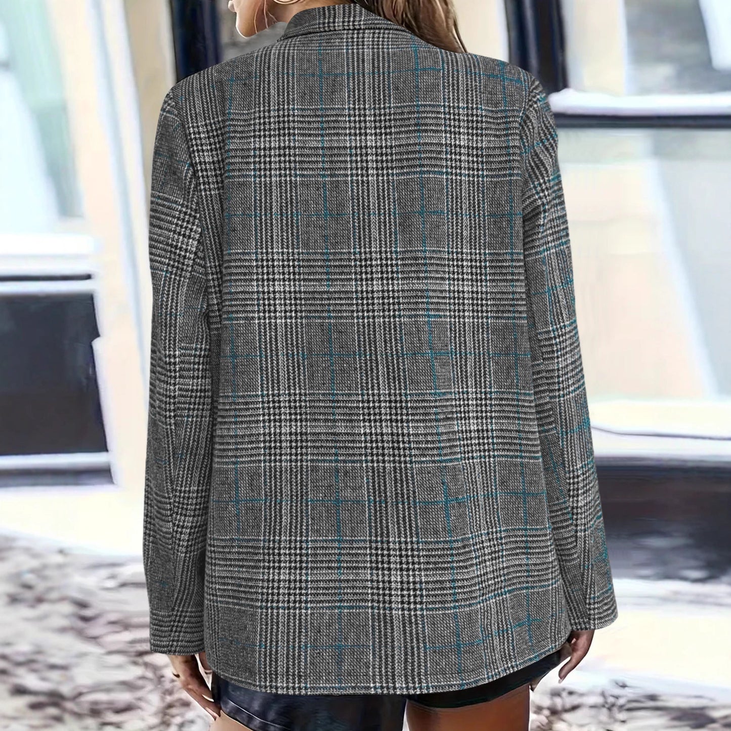 Blazer carré pour dames avec coupe classique et détails élégants Chic und Stil