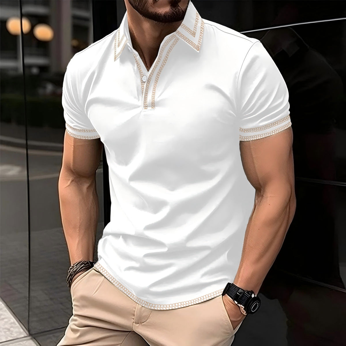 Polo pour homme stylé avec des détails de broderie tendance Chic und Stil