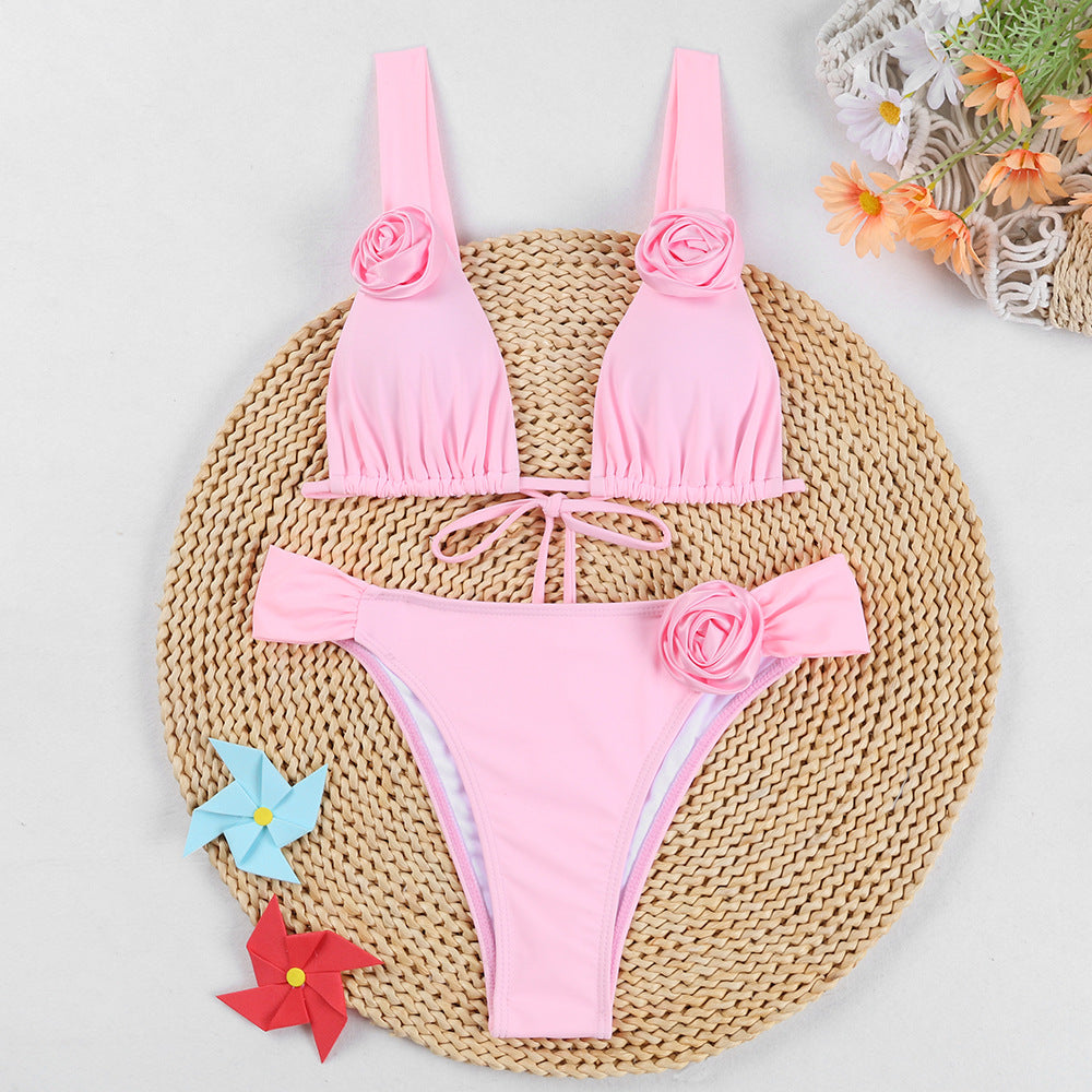 Bikini triangle femme avec des accents floraux et des bretelles réglables Chic und Stil