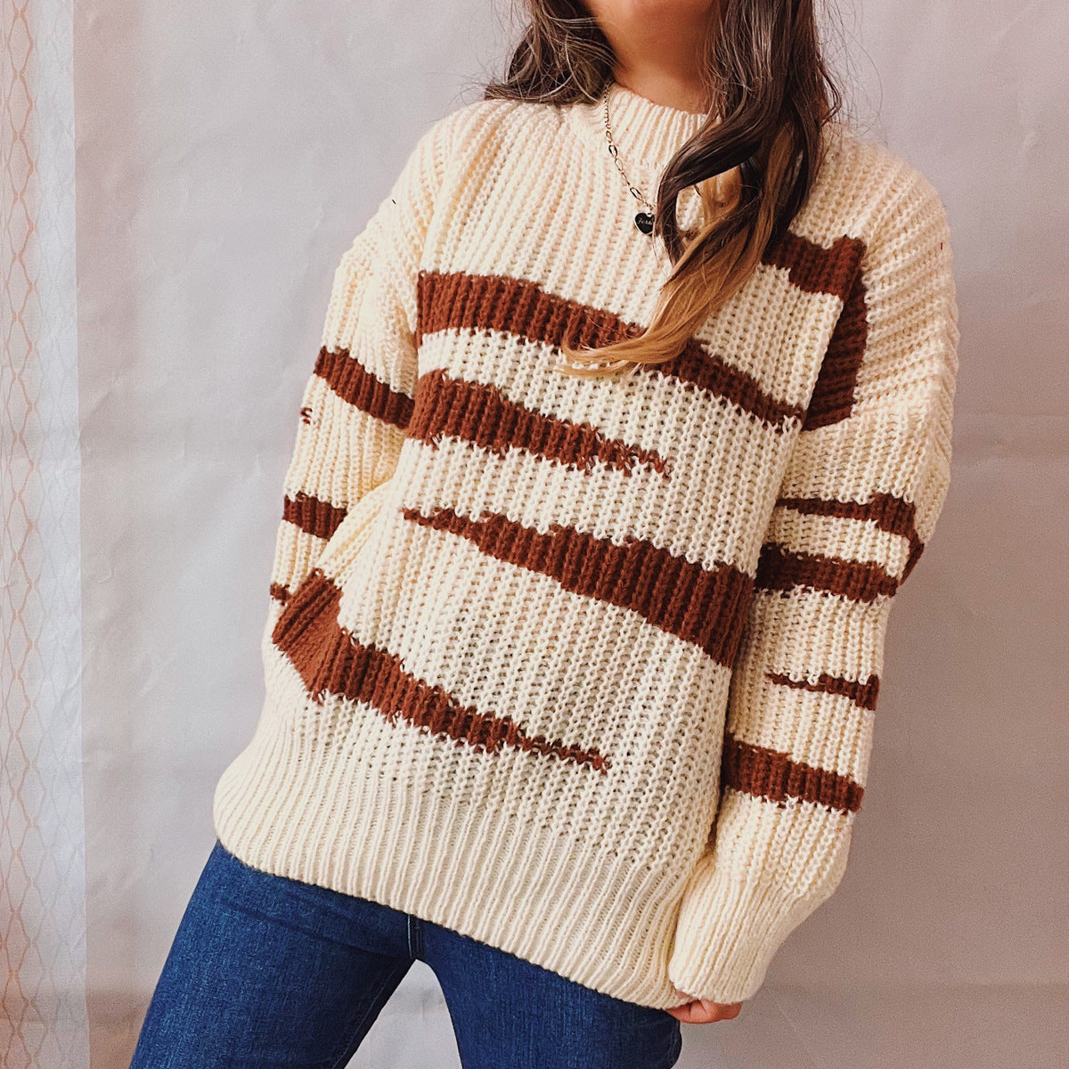 Pull en grosse maille pour femmes avec un motif luxueux et une coupe ajustée Chic und Stil