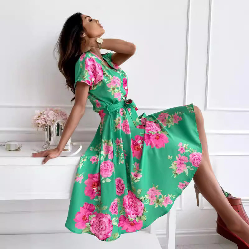 Robe midi à motif floral pour femmes avec ceinture à nouer Chic und Stil