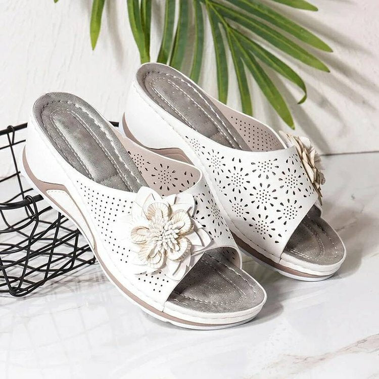 Sandales élégantes en fleurs pour femmes avec matériau supérieur respirant et semelle confortable Chic und Stil