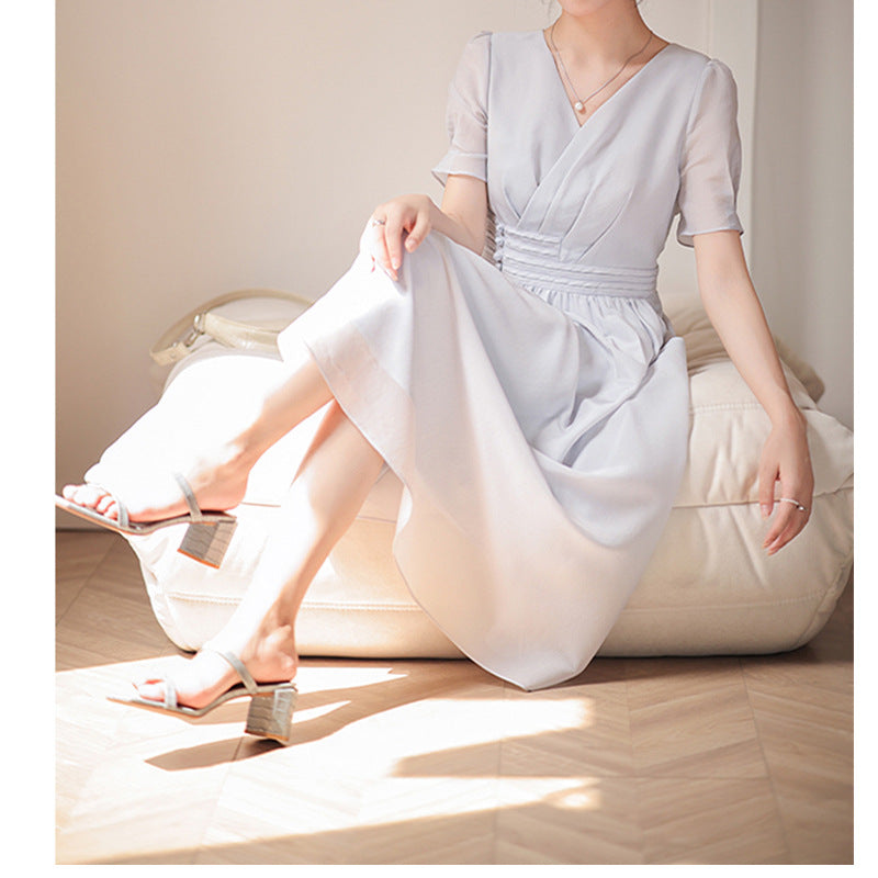 Robe enveloppante élégante pour femmes avec détail plissé Chic und Stil