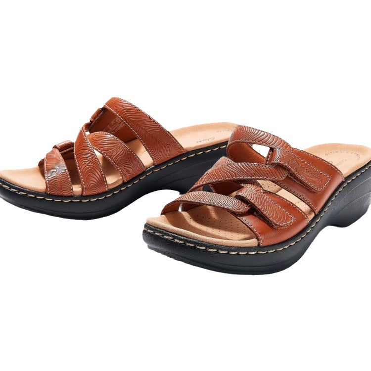 Bottes confortables pour femmes avec des sangles ajustables et un support de pied anatomique Chic und Stil