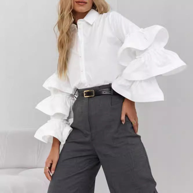 Blouse pour dames avec patte de boutonnage et manches à volants Chic und Stil